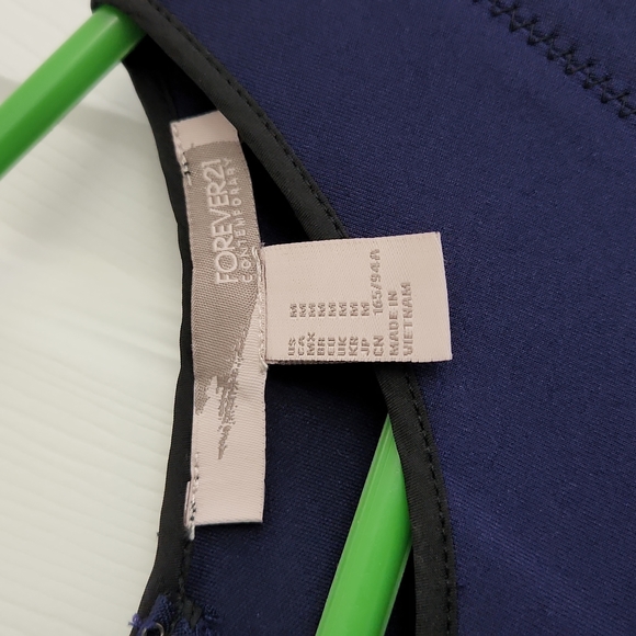 Forever 21 Dress 👗 - Picture 2 of 4